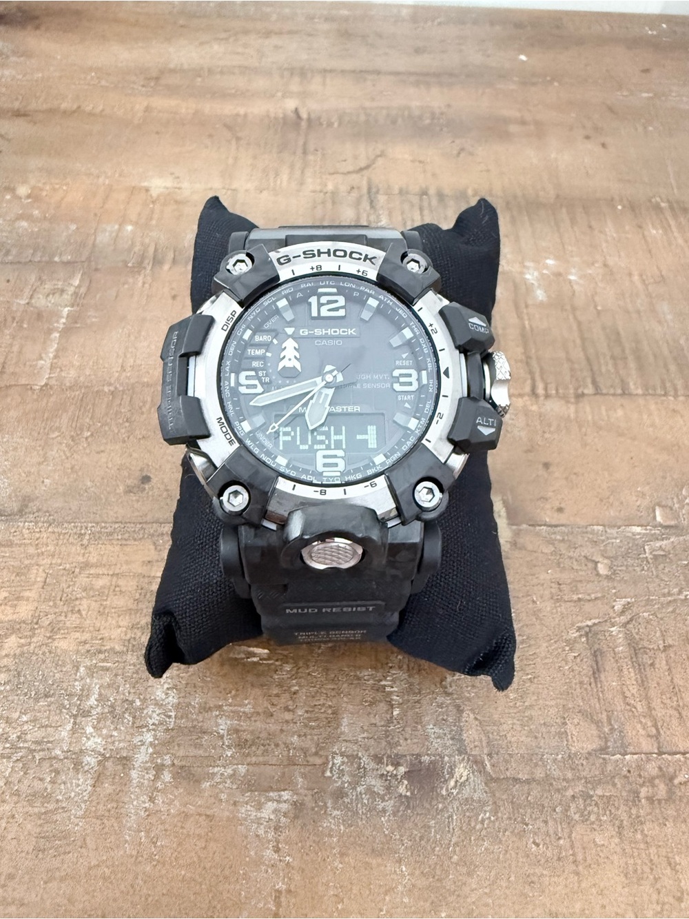CASIO GWG-2000-1A1JF G-Shock Carbon MUDMASTER Radio Solar Triple Sensor